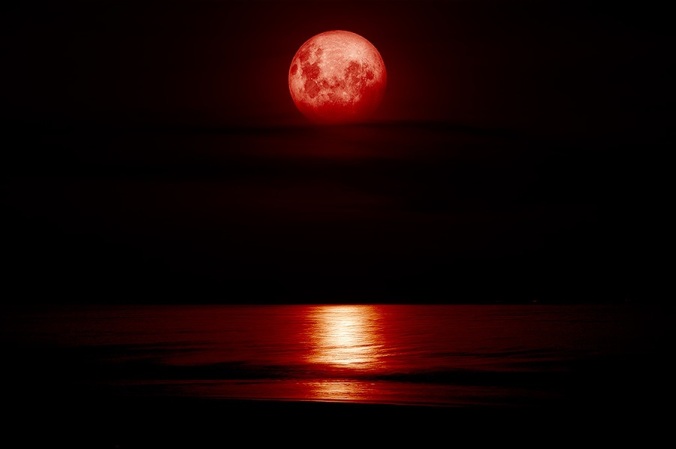 4-blood-moon-by-Jorge-Capo-on-500px
